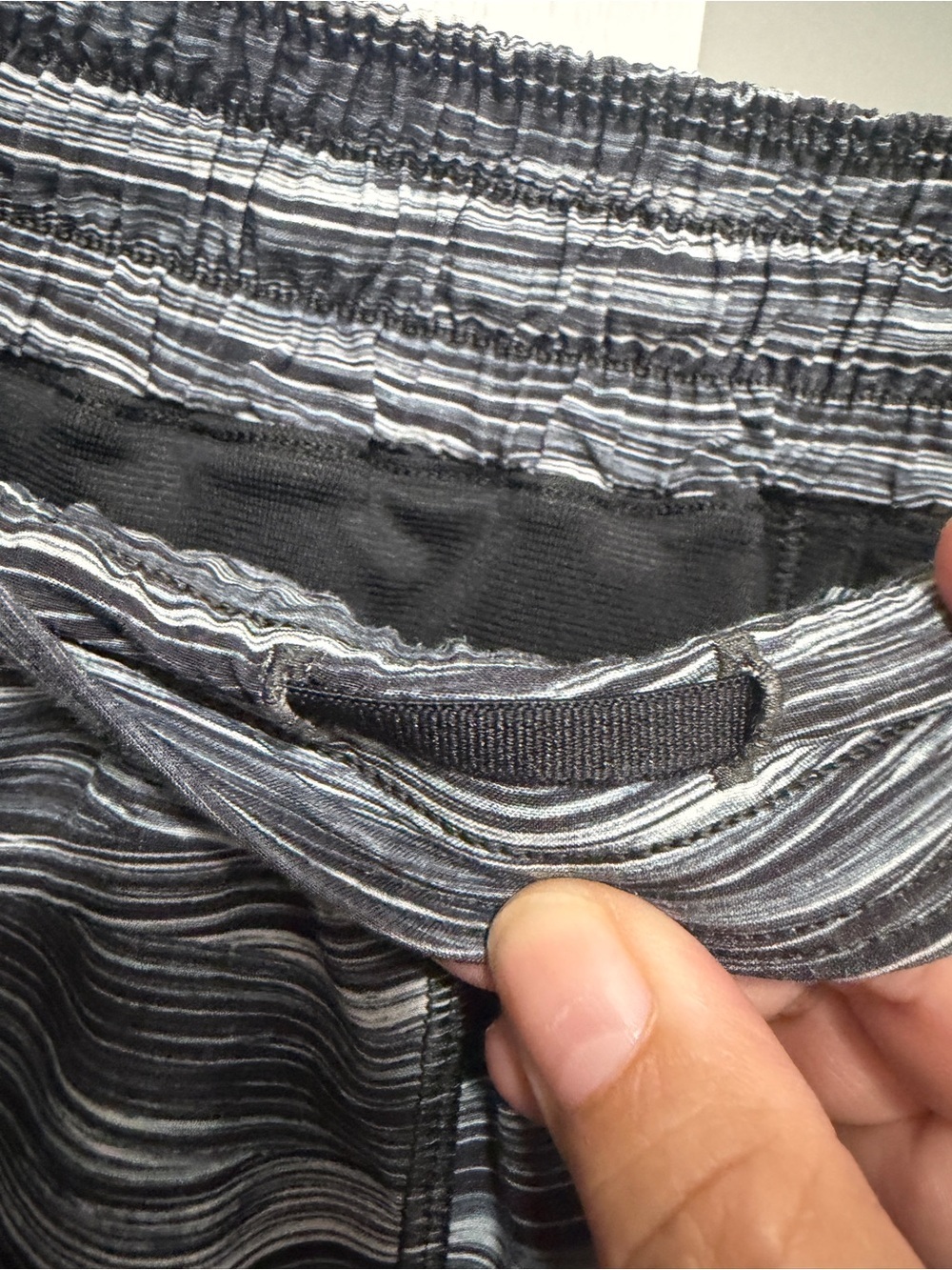 Lululemon Hotty Hot Short 4" Black - Picture 6 of 9
